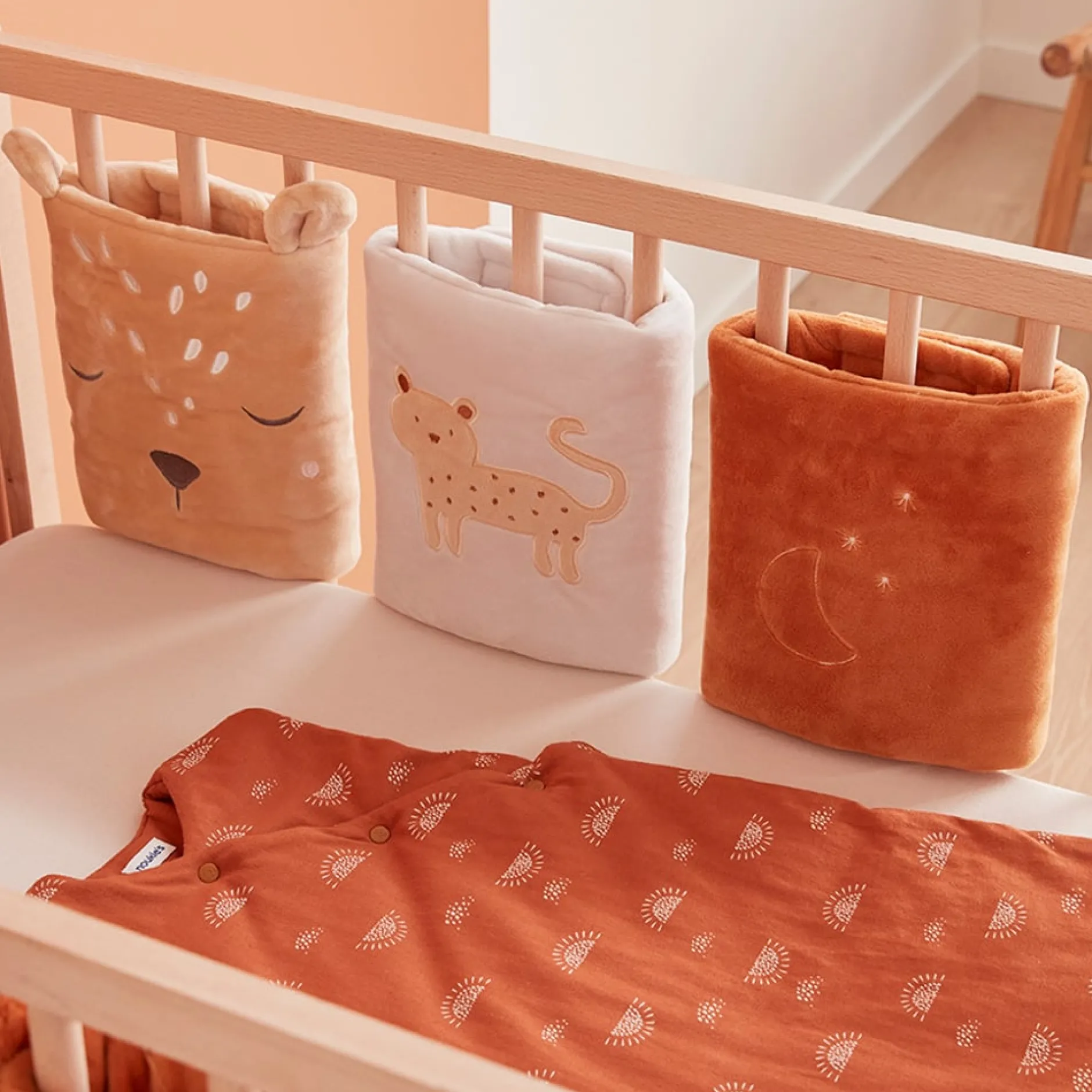 Tours De Lit*Noukies Babou & Kendi Protège barreaux pour lits et parcs de