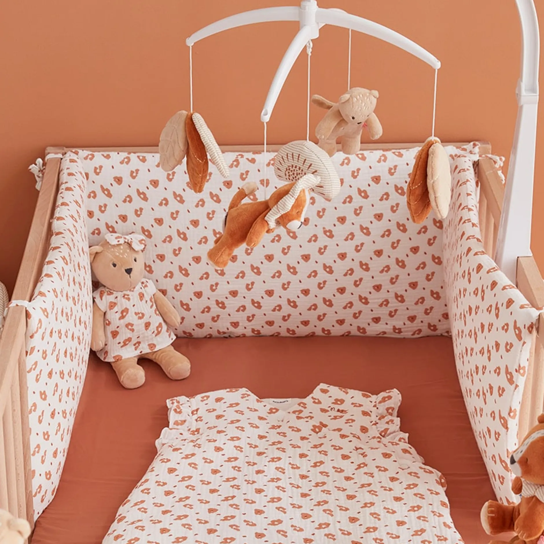Tours De Lit*Noukies Babou & Tour de lit Léopard en Mousseline de Coton de Kendi
