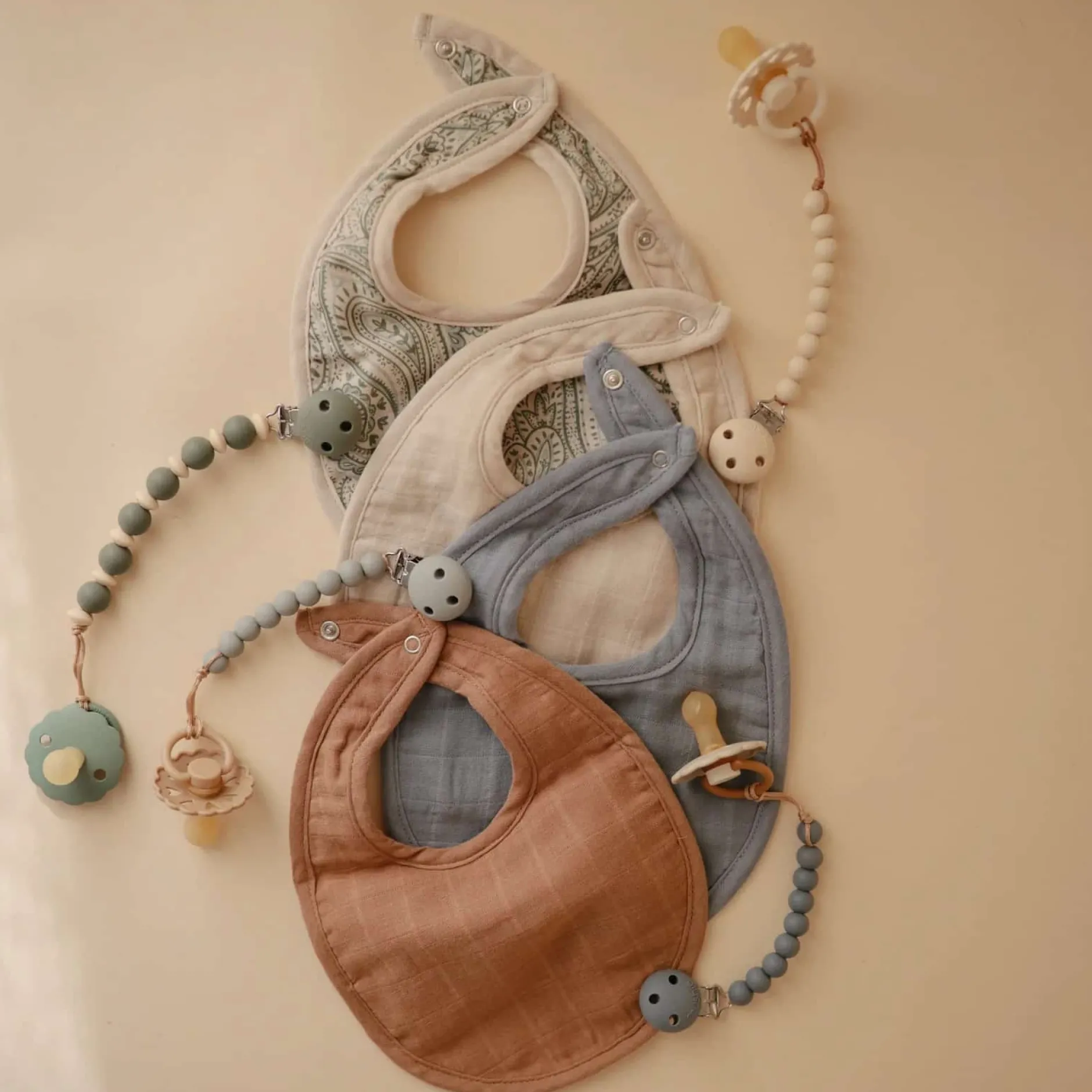 Bavoirs*mushie Lot de 2 bavoirs en mousseline de Vert Cachemire/Gris