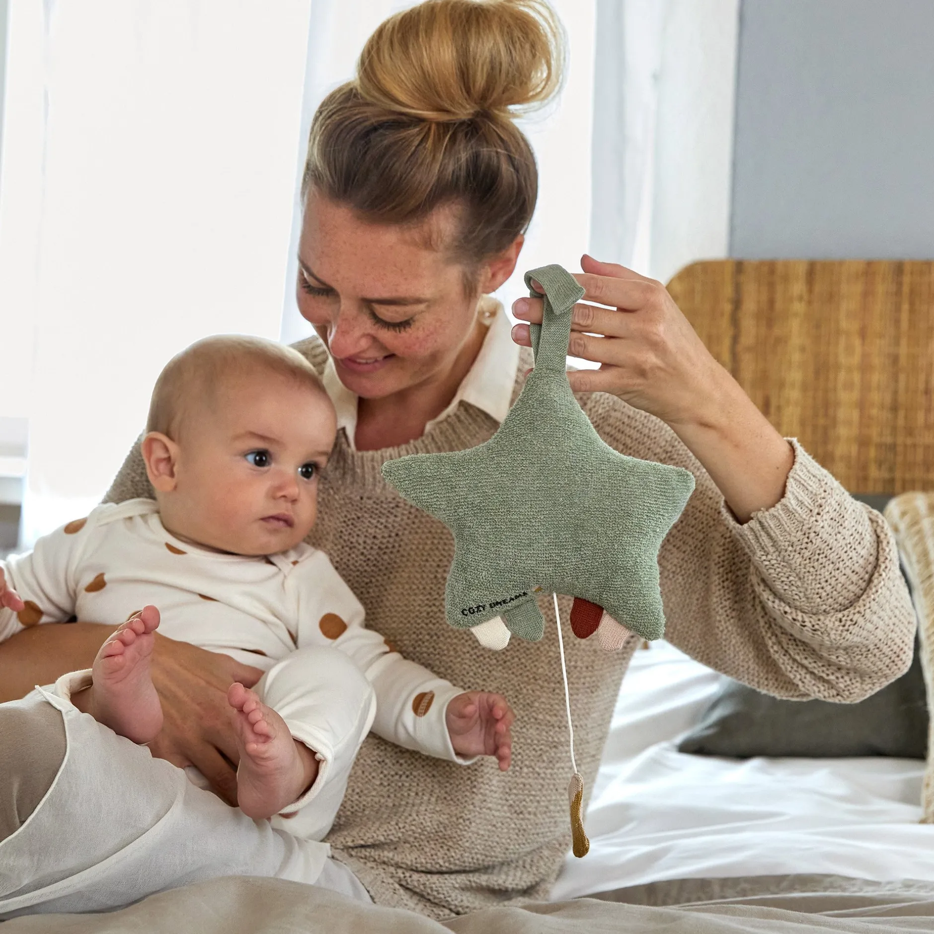 Peluches Musicales*Lässig Peluche musicale tricotée de Etoile, verte