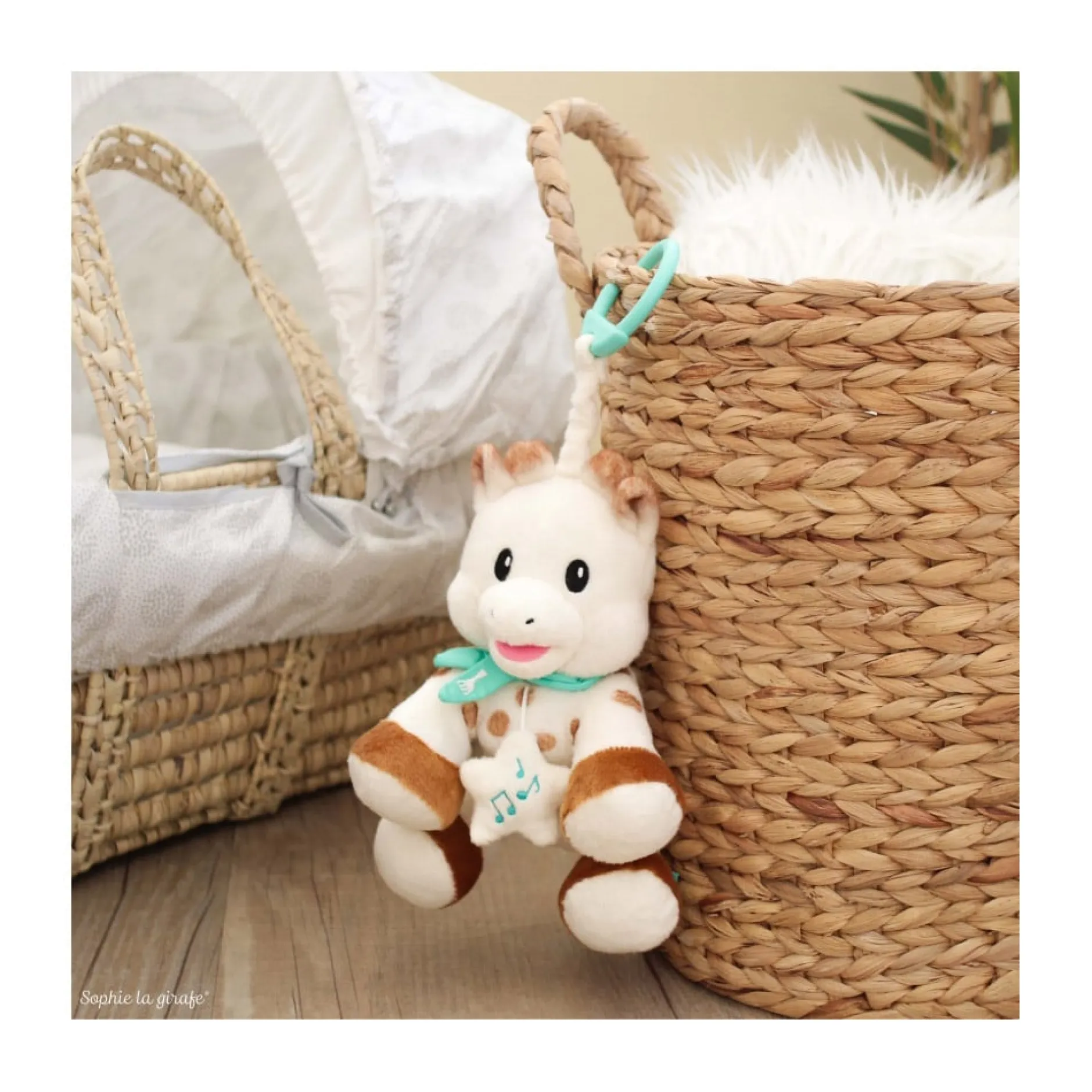 Peluches Musicales*Sophie La Girafe® Peluche Sophie la girafe 20 cm avec boîte à musique de