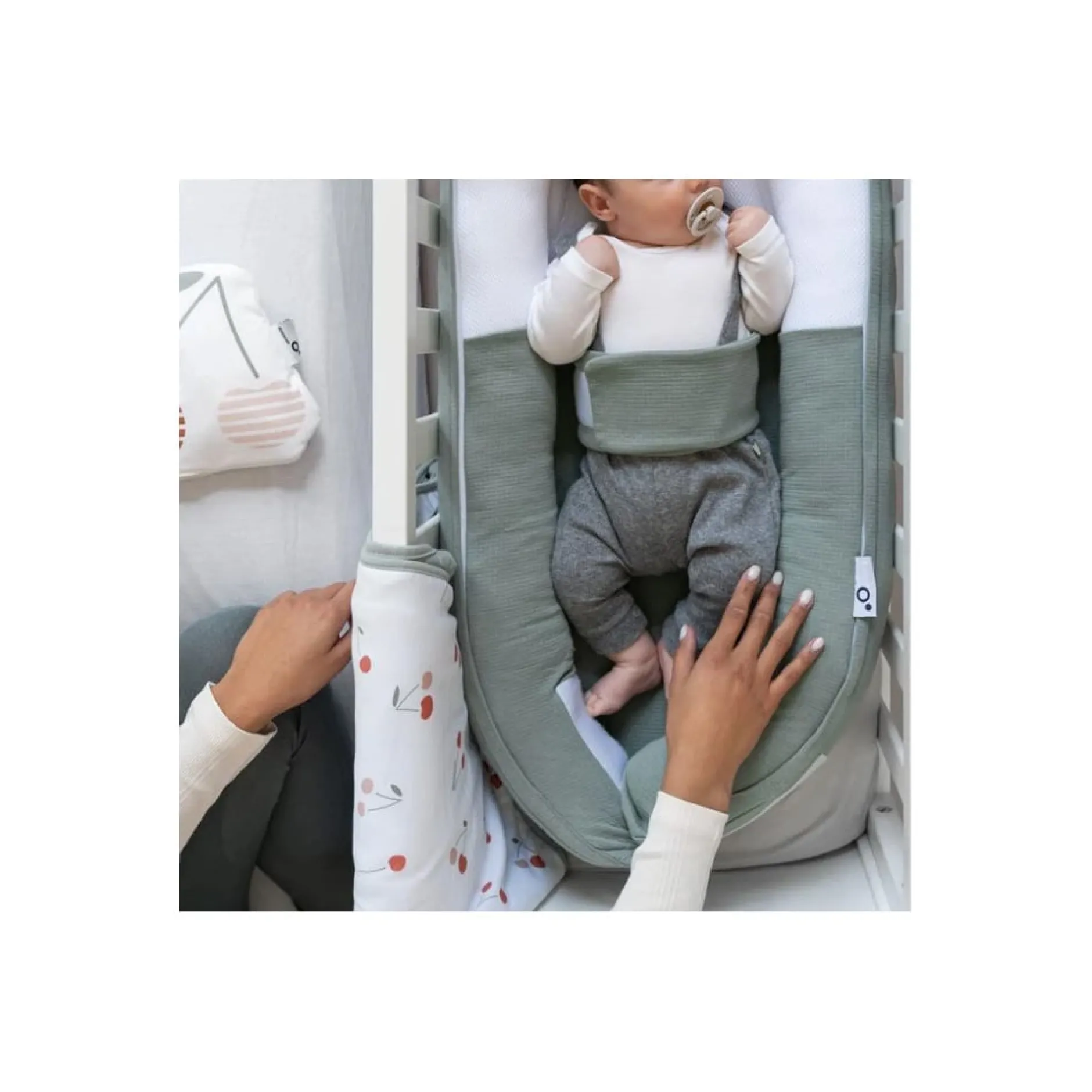 Cales-Bébé*Babymoov Réducteur nouveau-né doomoo Cocoon de Tetra jersey green