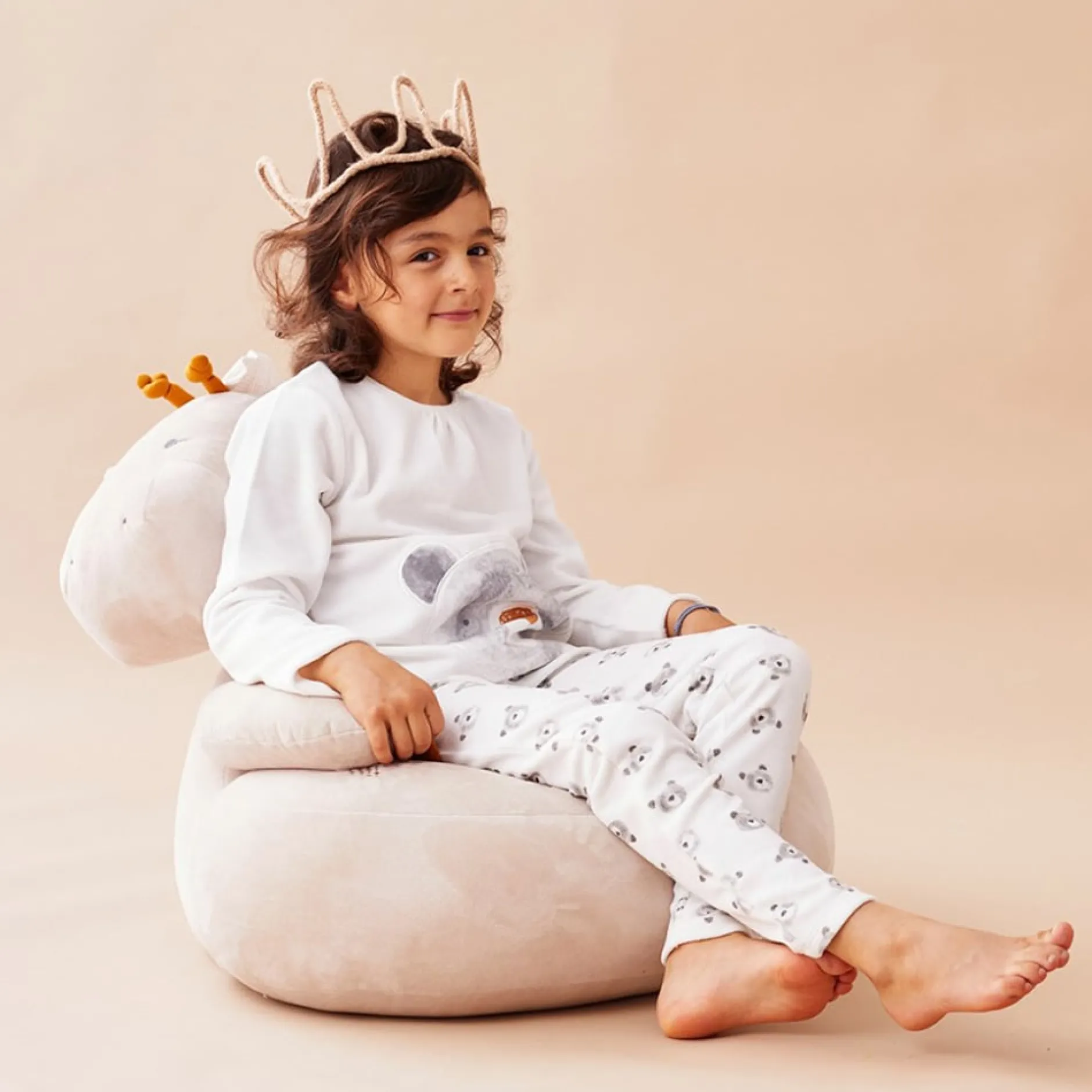 Fauteuils*Noukies Tiga, Stegi & Ops Sofa en veloudoux Tiga de Beige/ocre